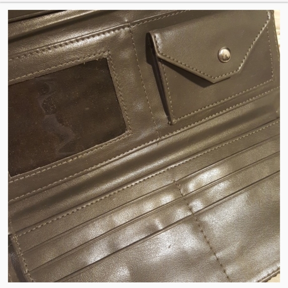 Charlotte Russe Clutch Wallet . - Picture 8 of 8